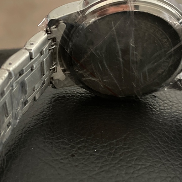 Watch - Picture 3 of 3